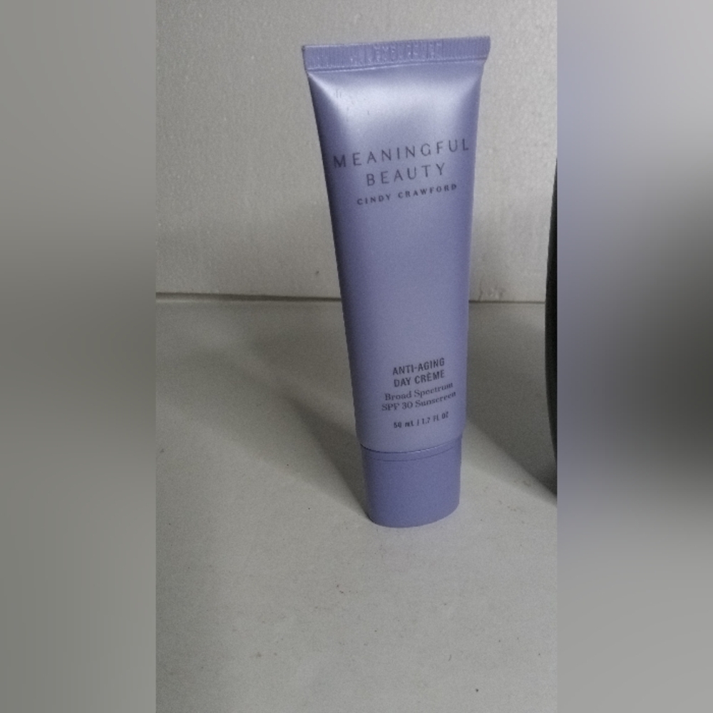 Meaningful Beauty Anti-Aging Day Crème and Skin Softening Cleanser Set - Picture 2 of 7